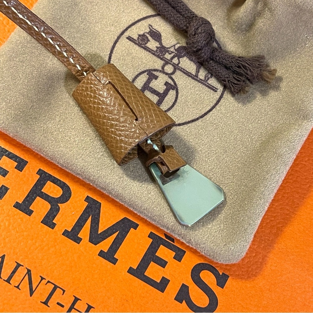Hermes Palladium Cadena Padlock Rare #32 & Hermes Mini Clochette Epsom Bag Charm - Picture 13 of 16